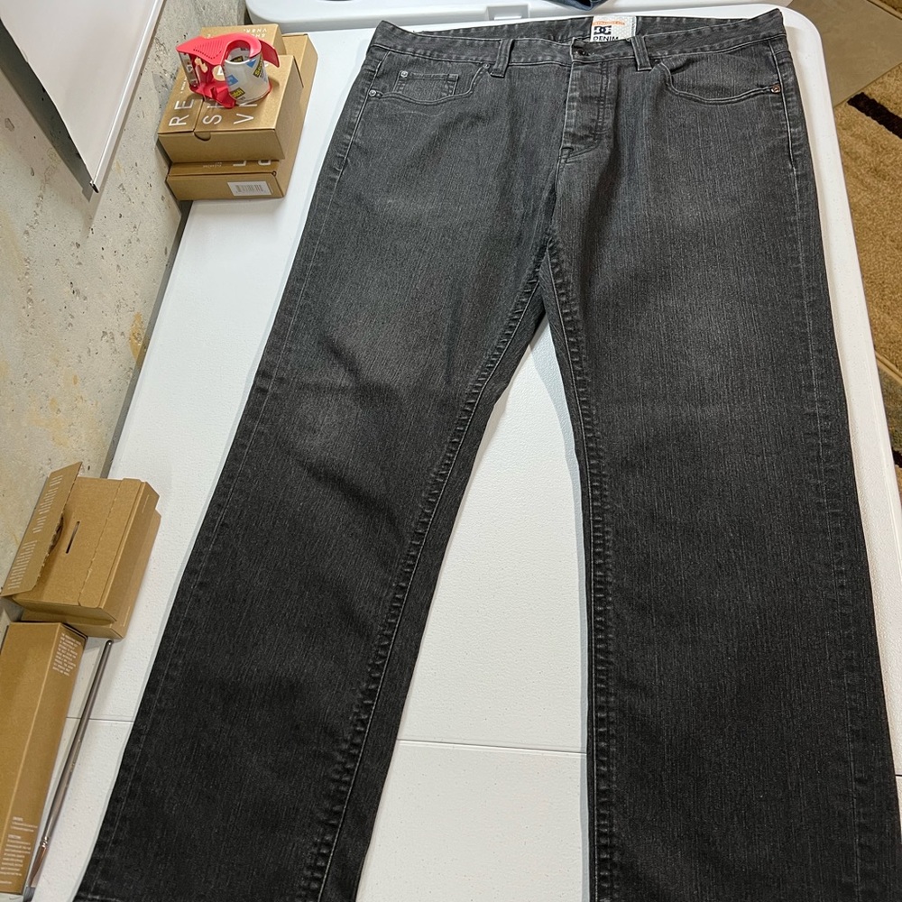 DC Shoes Charcoal Gray Jeans Mens Size 38